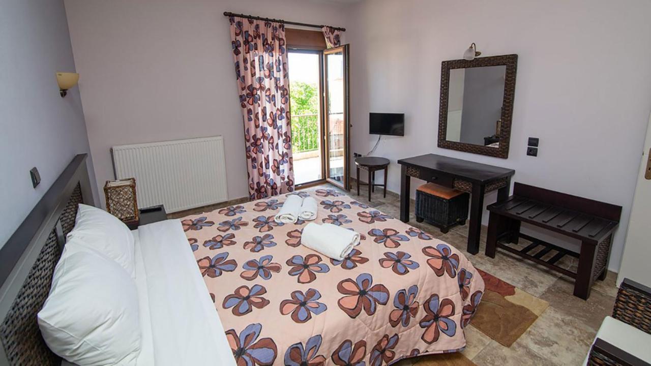Ξενώνας Μενελαΐς - Menelais Apartments Thrapsímion エクステリア 写真