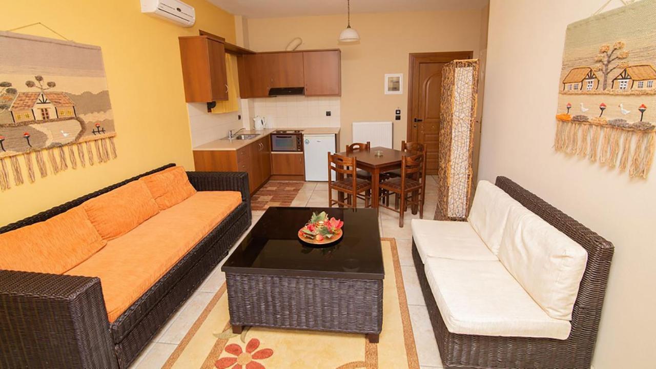 Ξενώνας Μενελαΐς - Menelais Apartments Thrapsímion エクステリア 写真