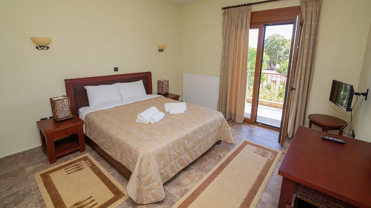 Ξενώνας Μενελαΐς - Menelais Apartments Thrapsímion エクステリア 写真