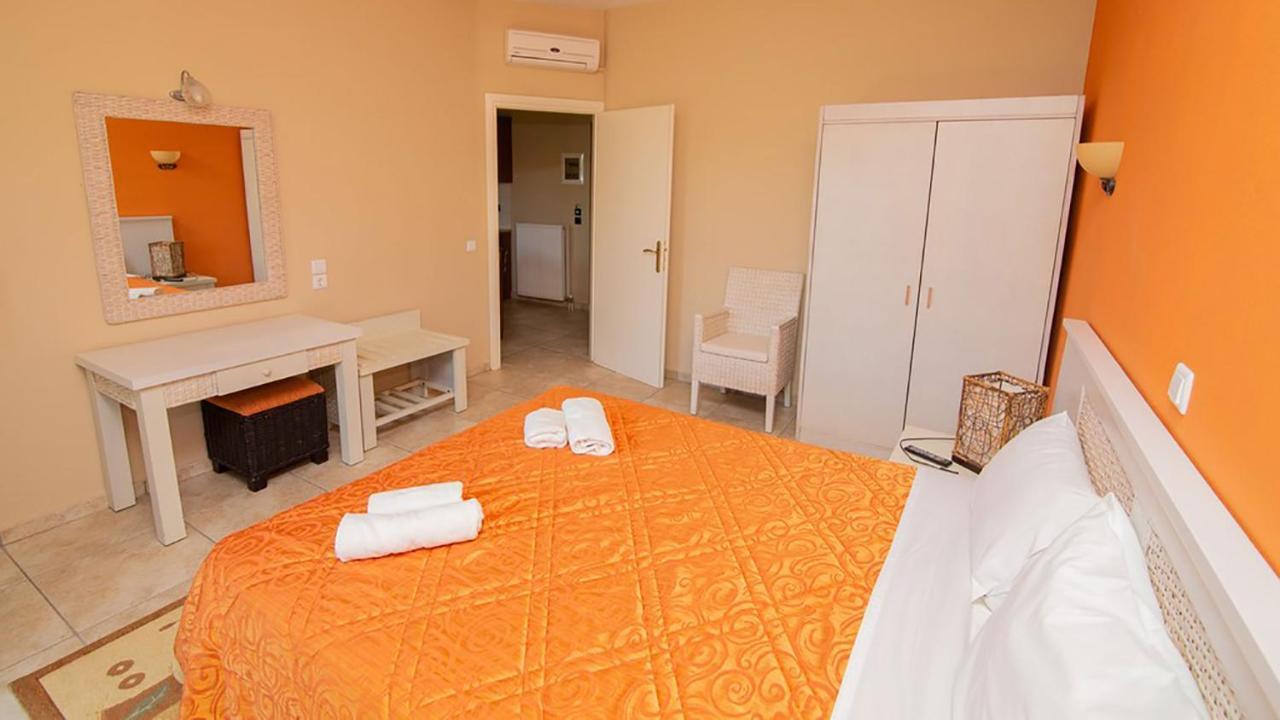 Ξενώνας Μενελαΐς - Menelais Apartments Thrapsímion エクステリア 写真