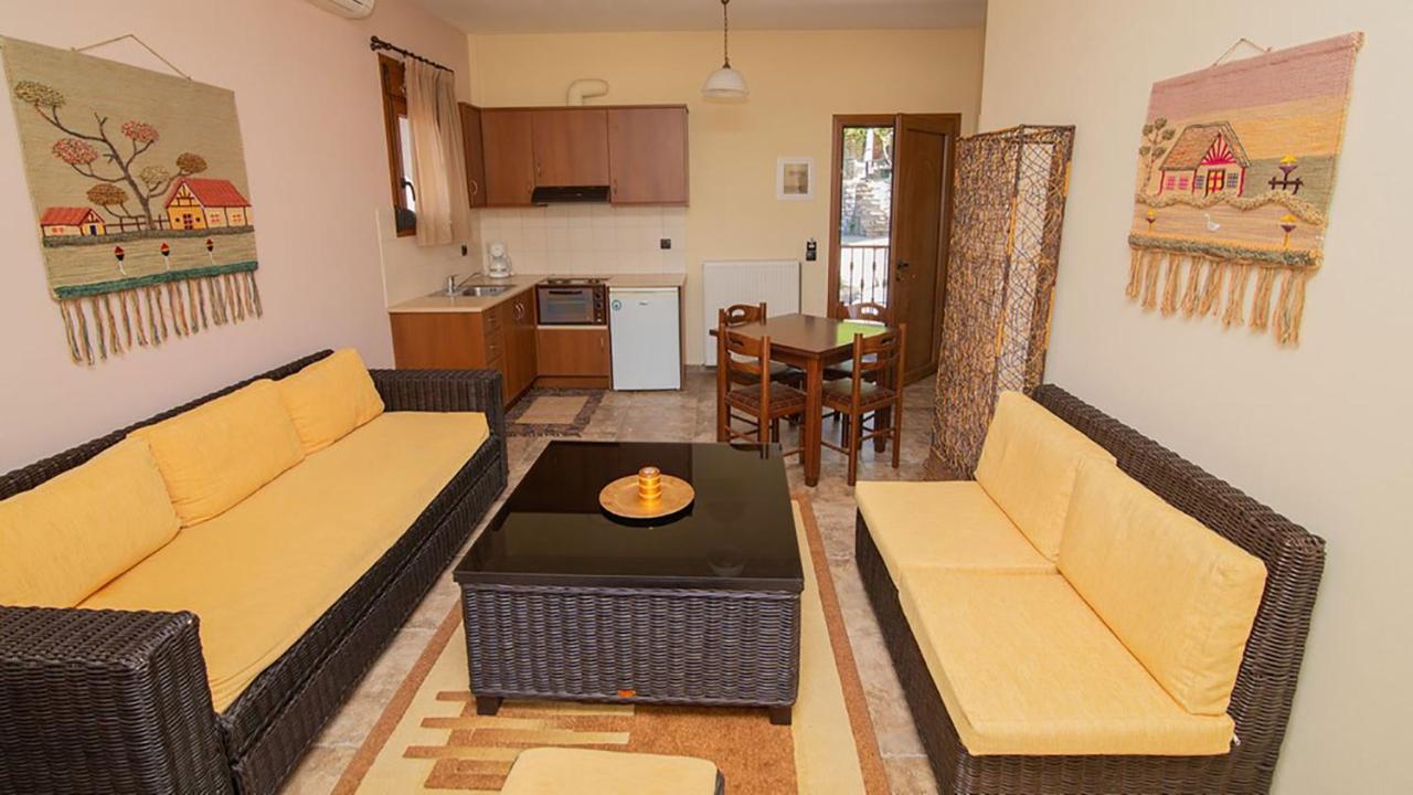 Ξενώνας Μενελαΐς - Menelais Apartments Thrapsímion エクステリア 写真