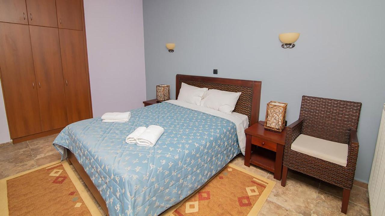 Ξενώνας Μενελαΐς - Menelais Apartments Thrapsímion エクステリア 写真