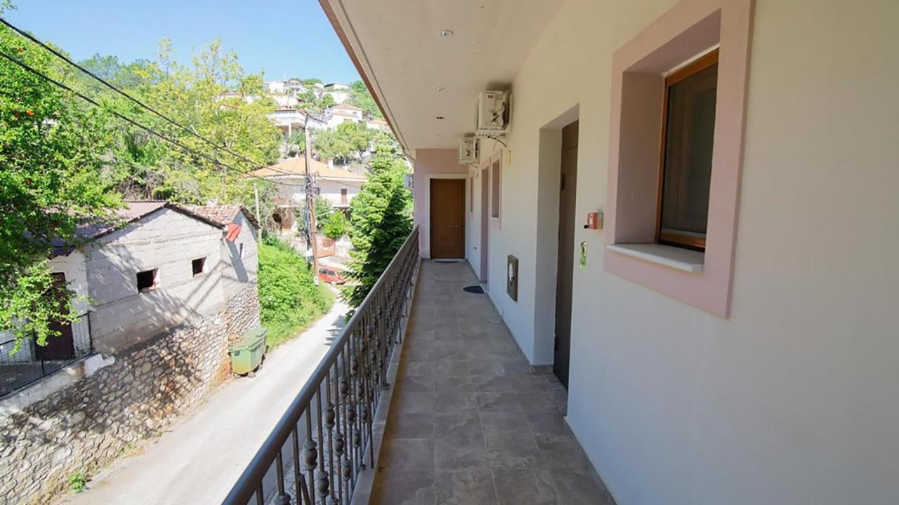 Ξενώνας Μενελαΐς - Menelais Apartments Thrapsímion エクステリア 写真